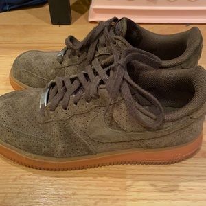 nike air force one green suede